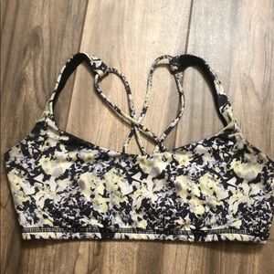 Lululemon Free to be Bra